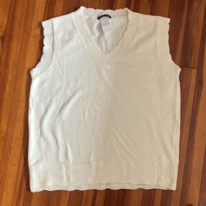 NWT 🌹 Scalloped Knit Sweater Vest S